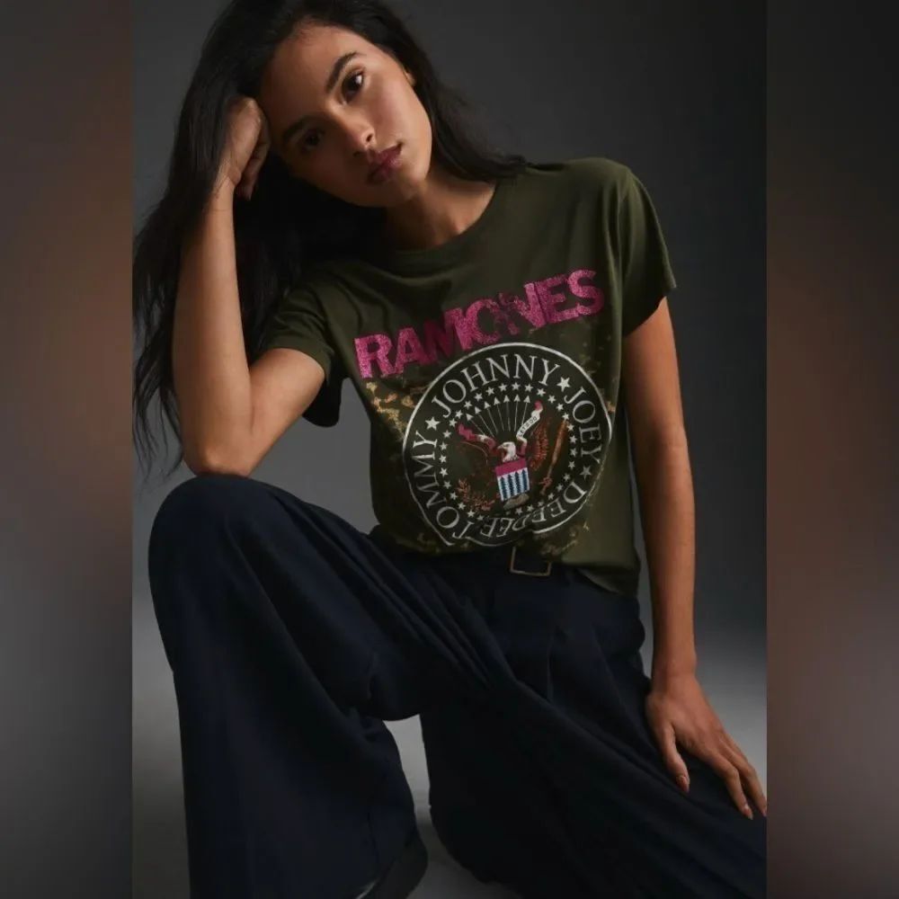 Anthropologie Letluv Ramones Graphic Tee size XXS